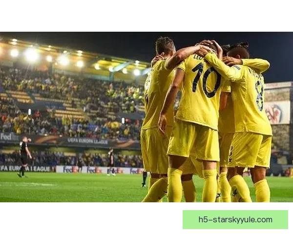 西甲西乙赛前为高铁事故默哀